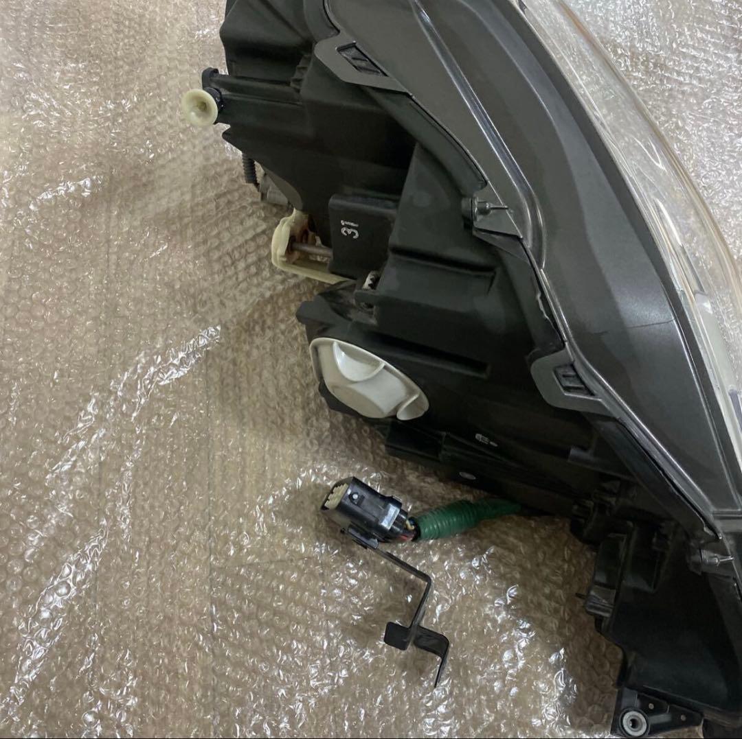 ls460後期 ヘッドライト　助手席側