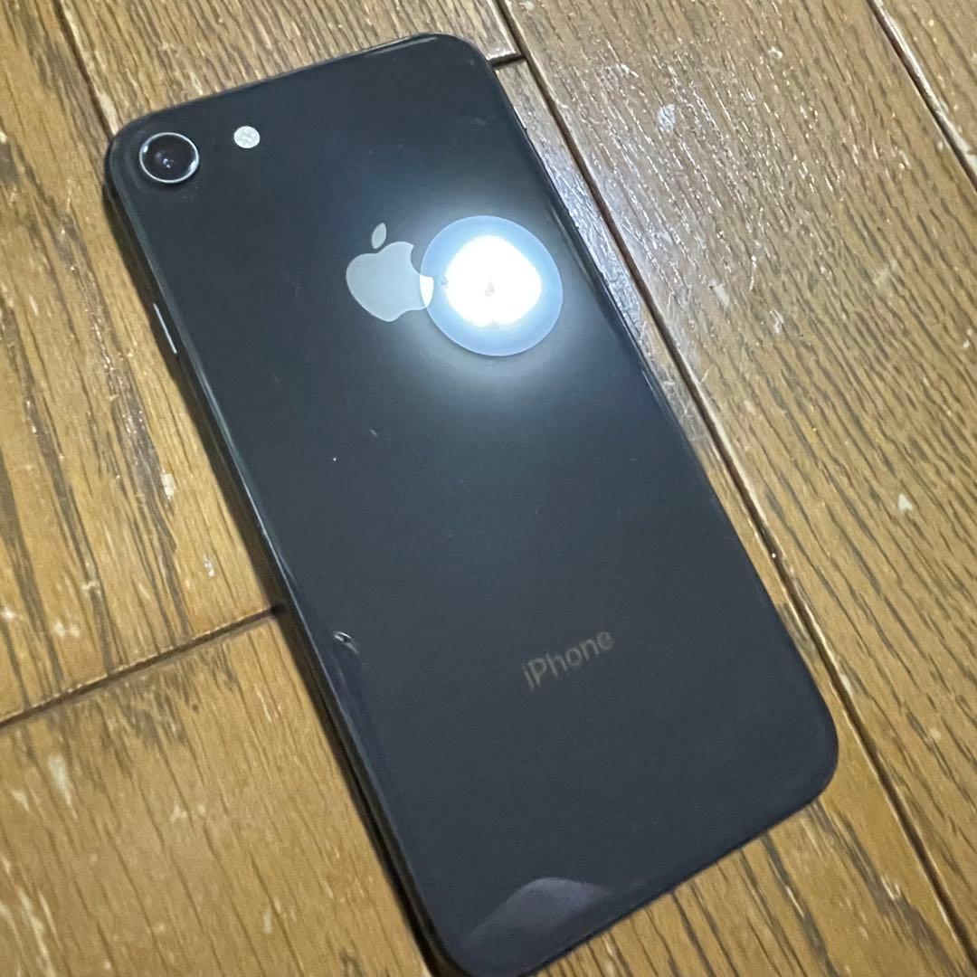スマートフォン本体 Apple iPhone8