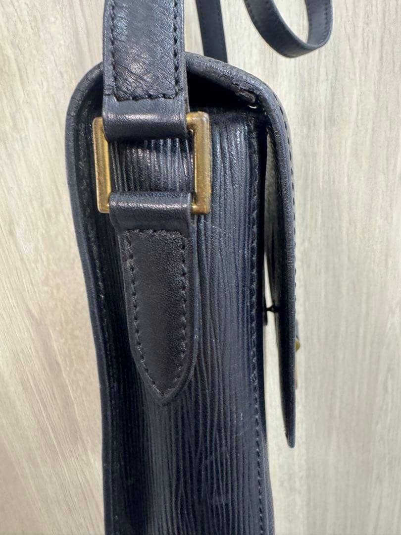 ルイ・ヴィトン　LOUIS・VUITTON サンクルー　エピレザー　ブラック