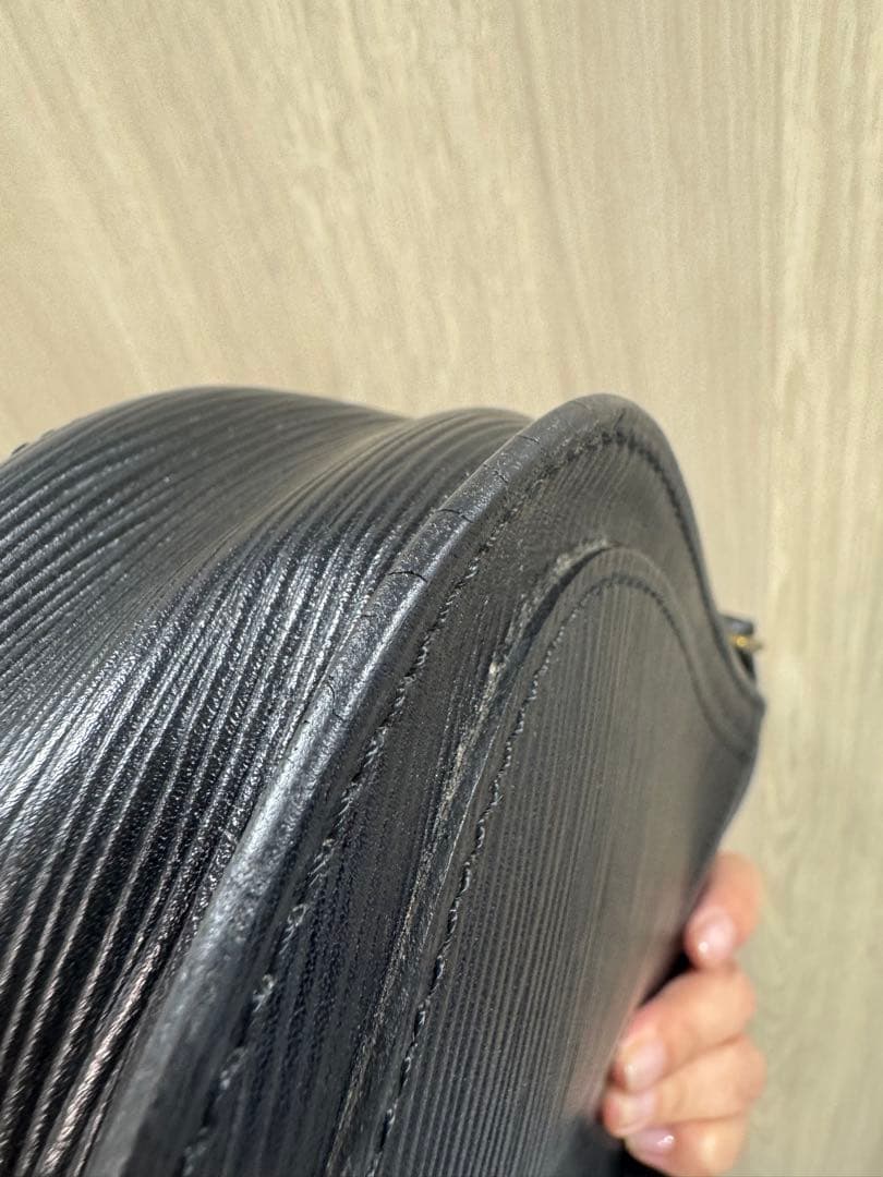 ルイ・ヴィトン　LOUIS・VUITTON サンクルー　エピレザー　ブラック