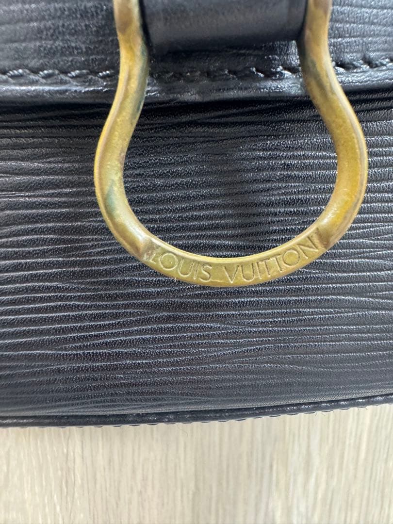 ルイ・ヴィトン　LOUIS・VUITTON サンクルー　エピレザー　ブラック