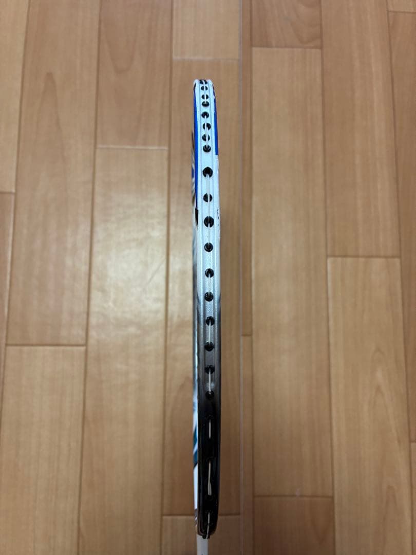 バドミントンラケット　ヨネックス ボルトリック60 4U