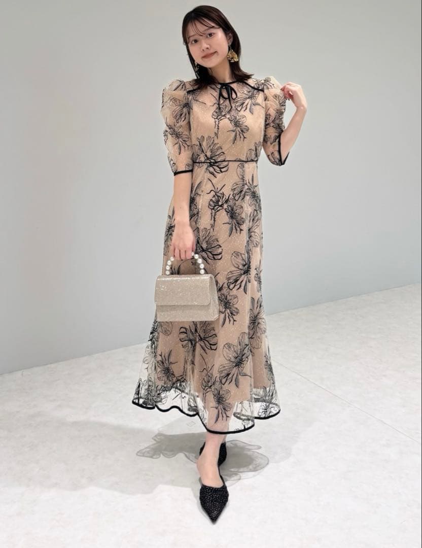 【LEJA】半袖花柄刺繍レースフロントパフスリーブマーメイドワンピース