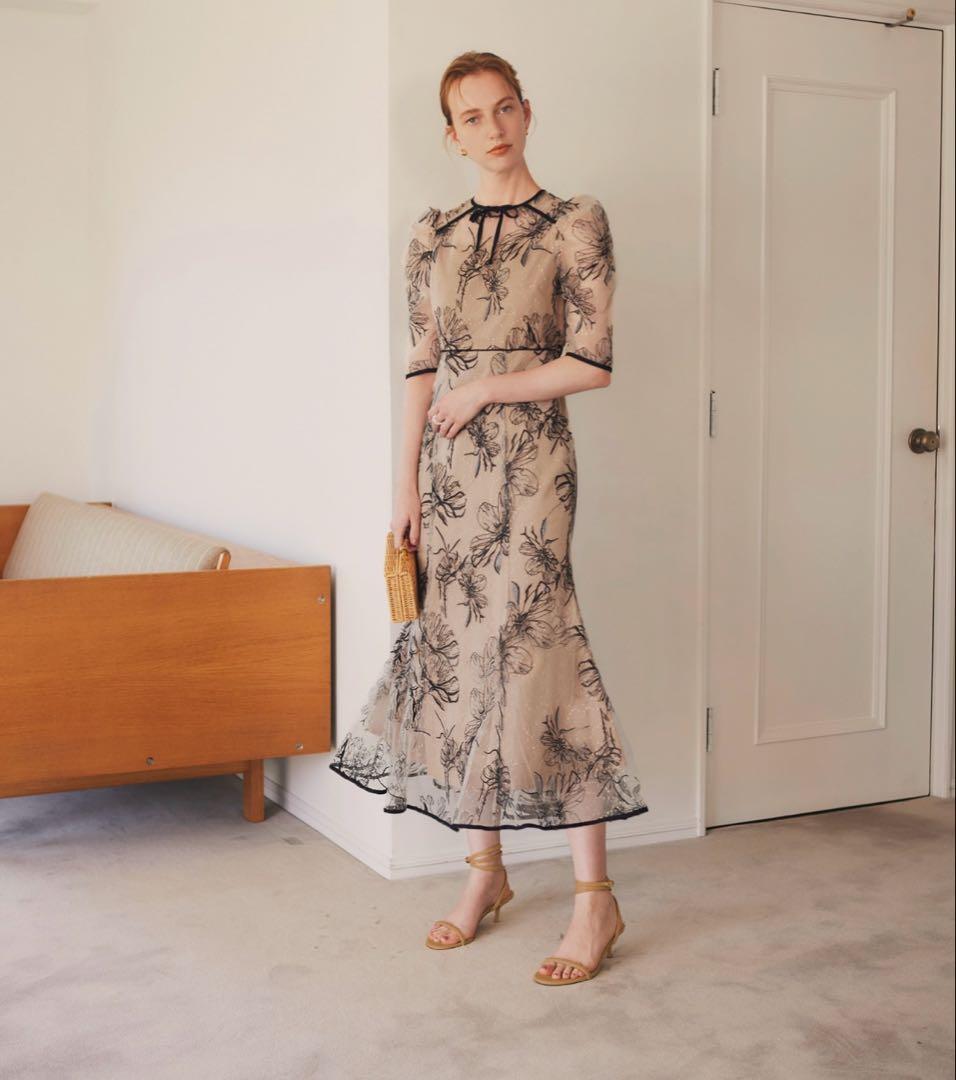 【LEJA】半袖花柄刺繍レースフロントパフスリーブマーメイドワンピース