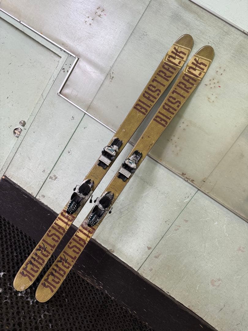 ぼ*ぼ様 BLASTRACK Farther スキー板