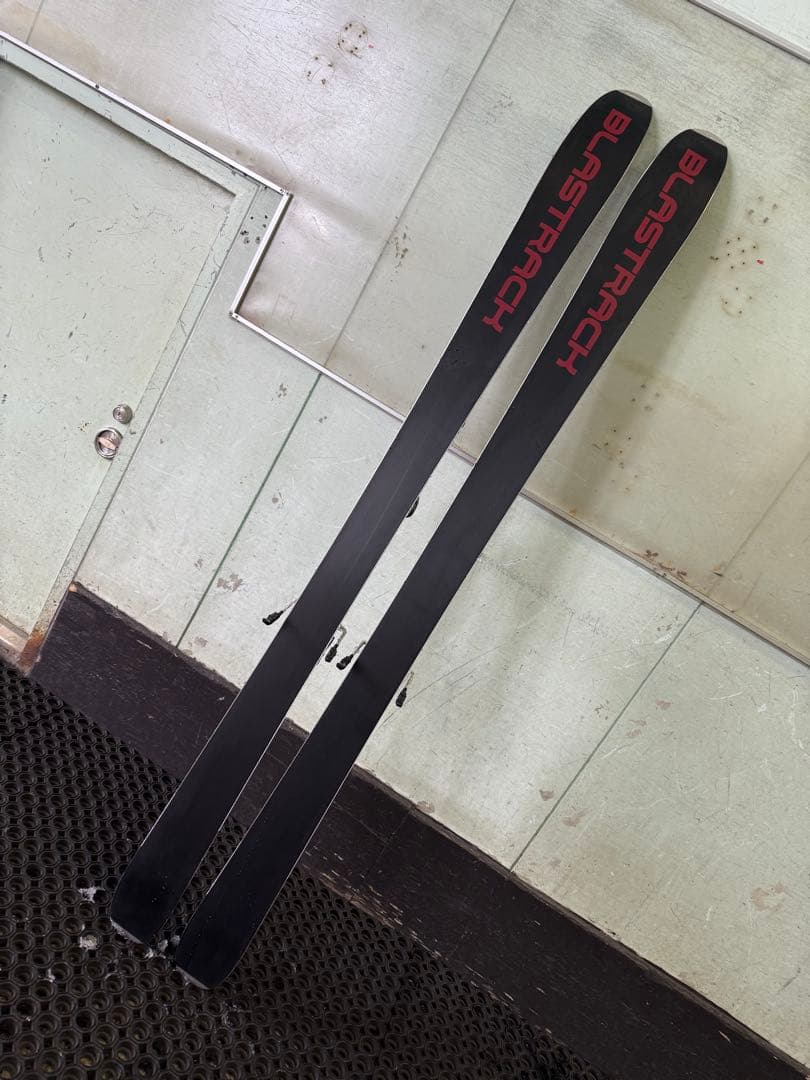 ぼ*ぼ様 BLASTRACK Farther スキー板