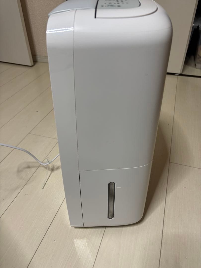 【新品同様】シャープ衣類乾燥機除湿機CV-R71-W