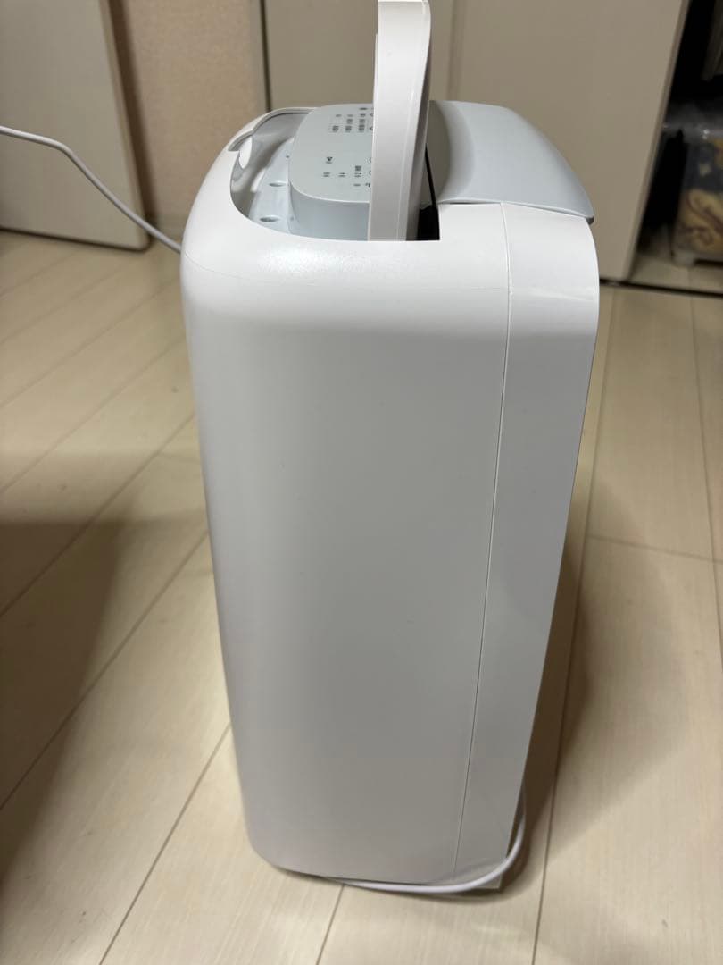 【新品同様】シャープ衣類乾燥機除湿機CV-R71-W