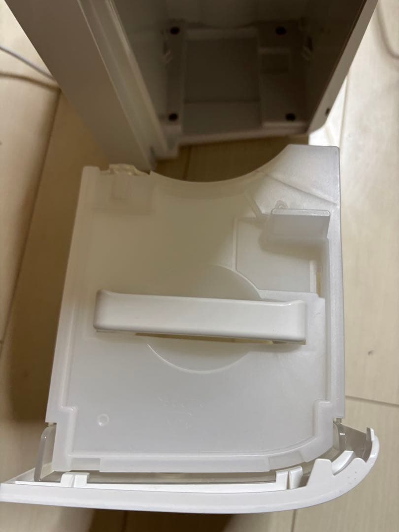 【新品同様】シャープ衣類乾燥機除湿機CV-R71-W