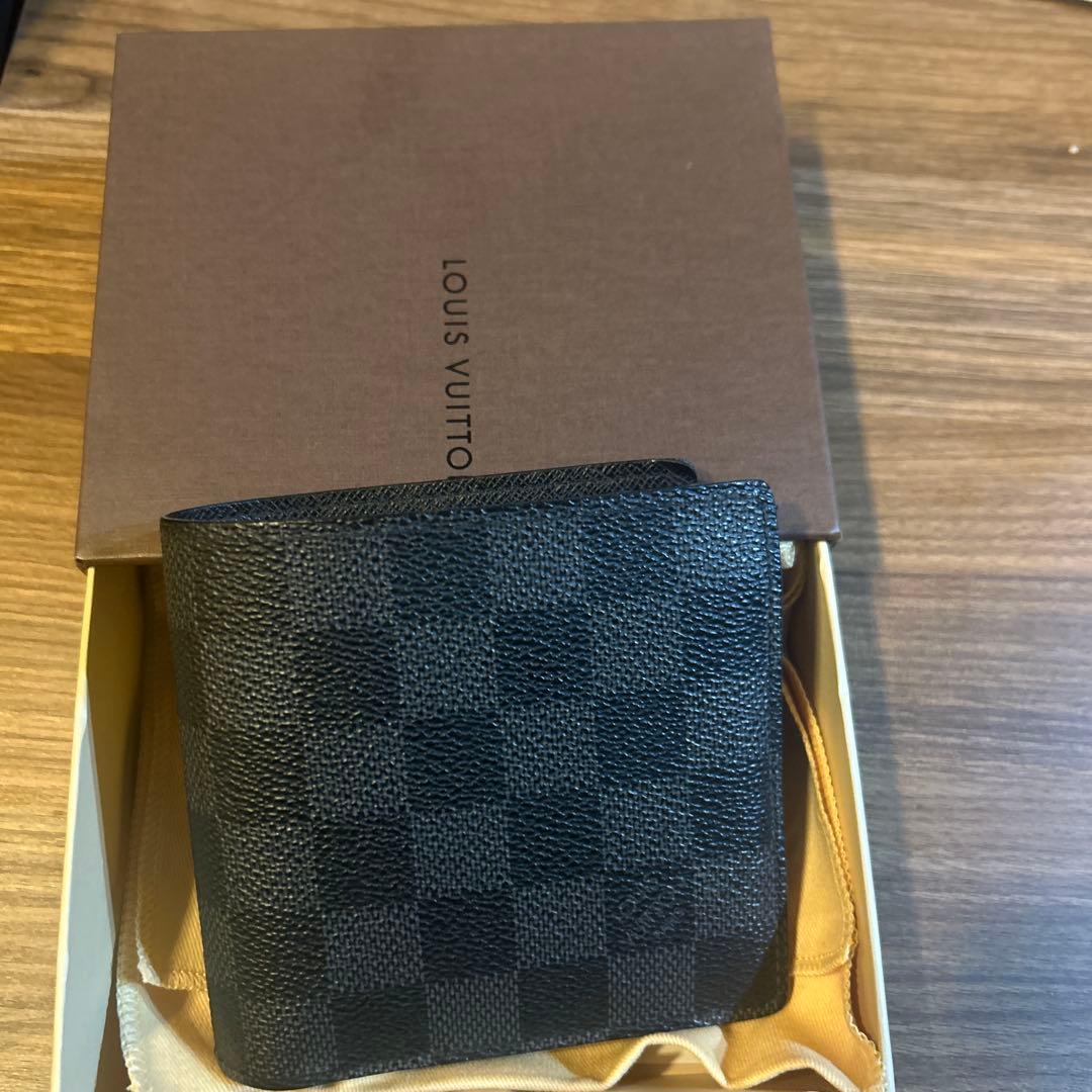 Louis Vuitton ルイヴィトン二つ折り財布 ブラック