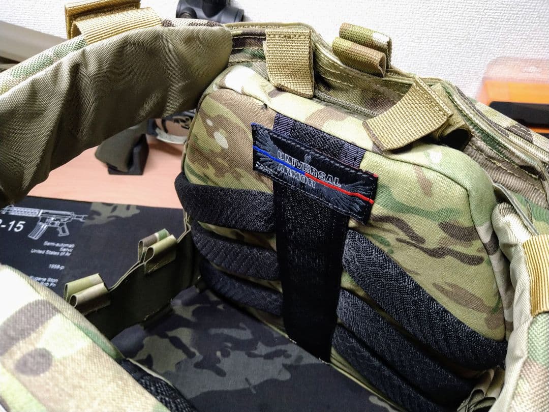【UNIVERSAL ARMOR】未使用品プレートキャリア＋カスタム