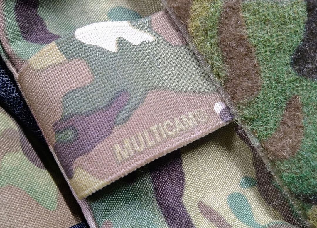 【UNIVERSAL ARMOR】未使用品プレートキャリア＋カスタム