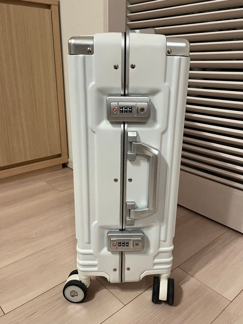 ランバンオンブルースーツケース　32L