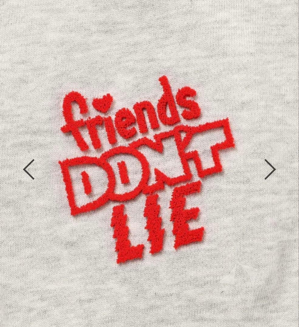 ◆新品◆【STRANGER THINGS】コラボ 缶バッチ付きパーカー グレー