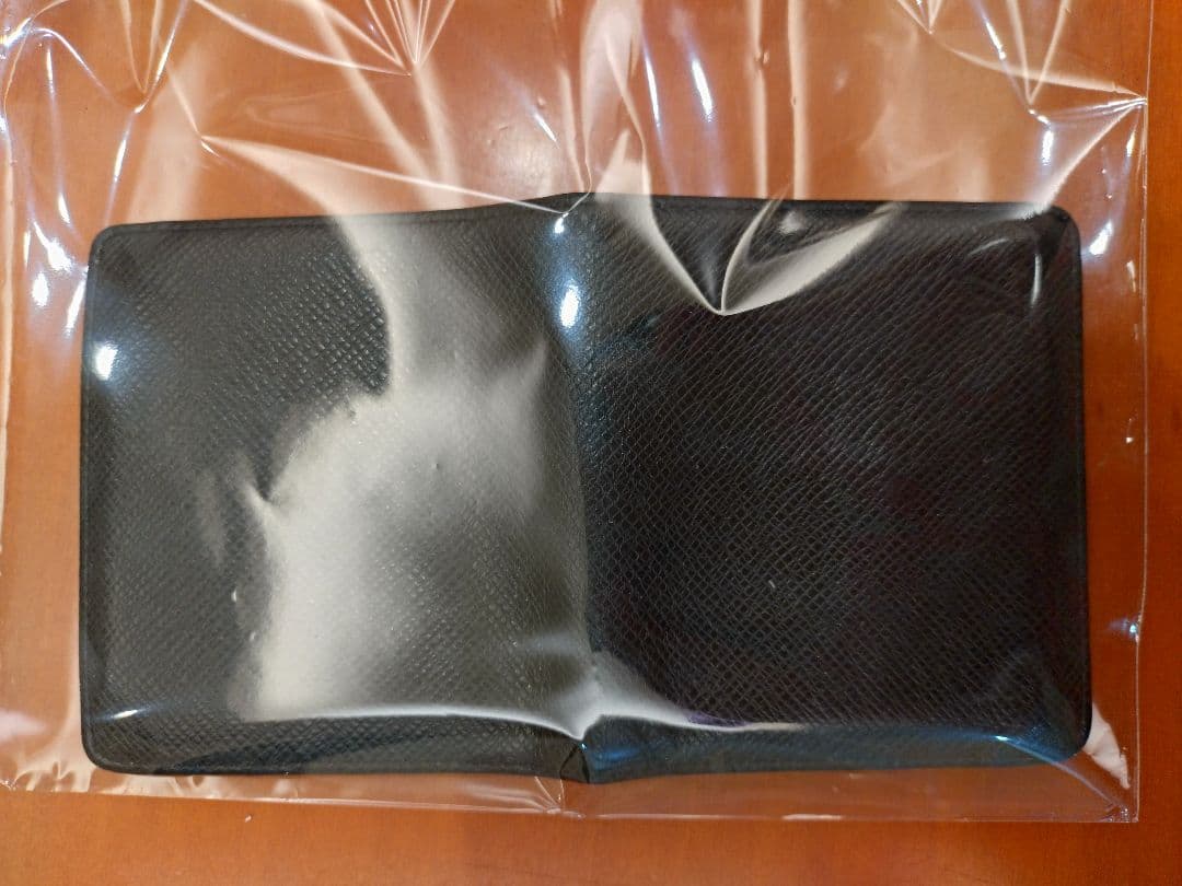 LOUIS VUITTON タイガ　ブラック　黒財布　メンズす