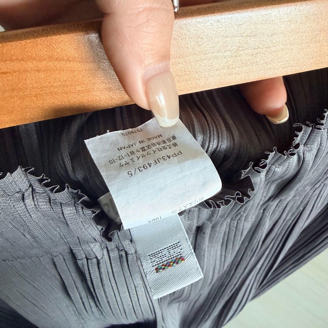 プリーツプリーズ　グレー　パンツ　美品　24/AW SPACE ROCK