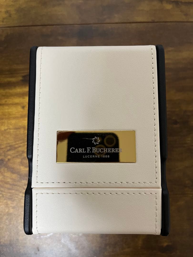 Carl F. Bucherer マネロ　オートデイト自動巻き時計 シルバー