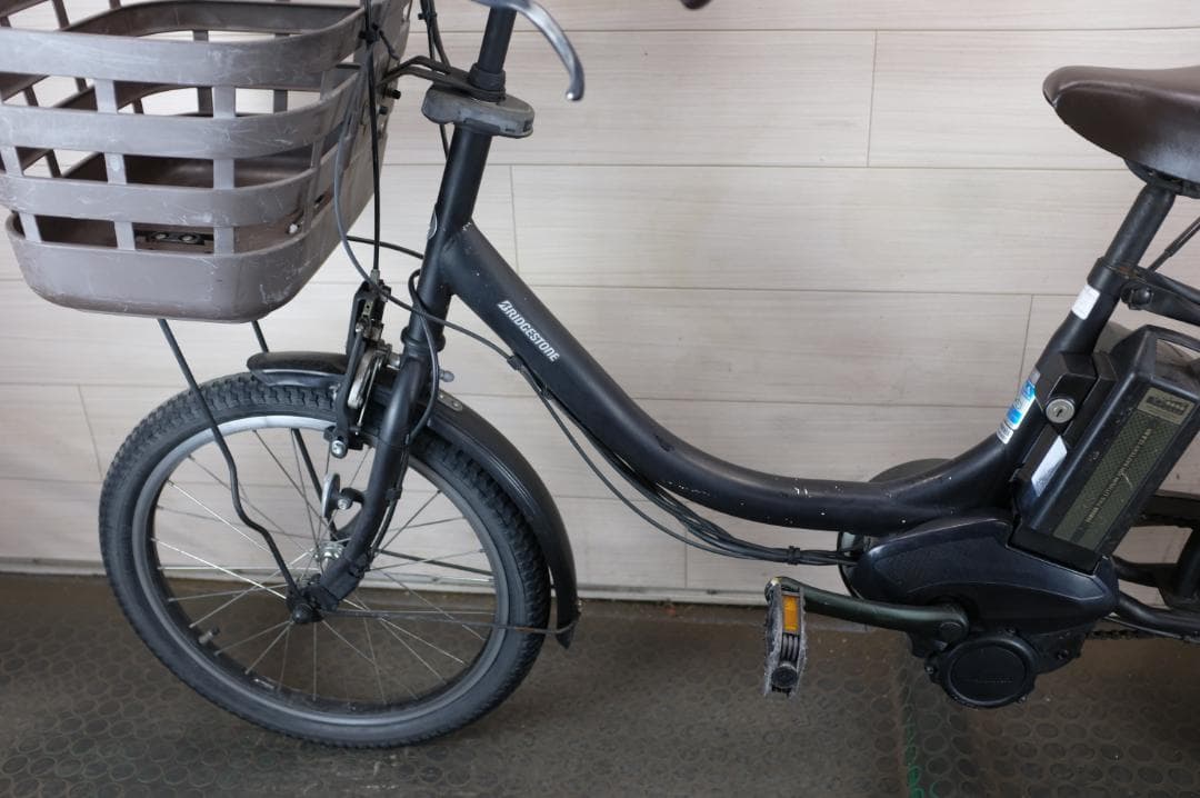 あ*様 BS アシスタ　20インチ　3段　12.8Ah（4点灯）充電器あり