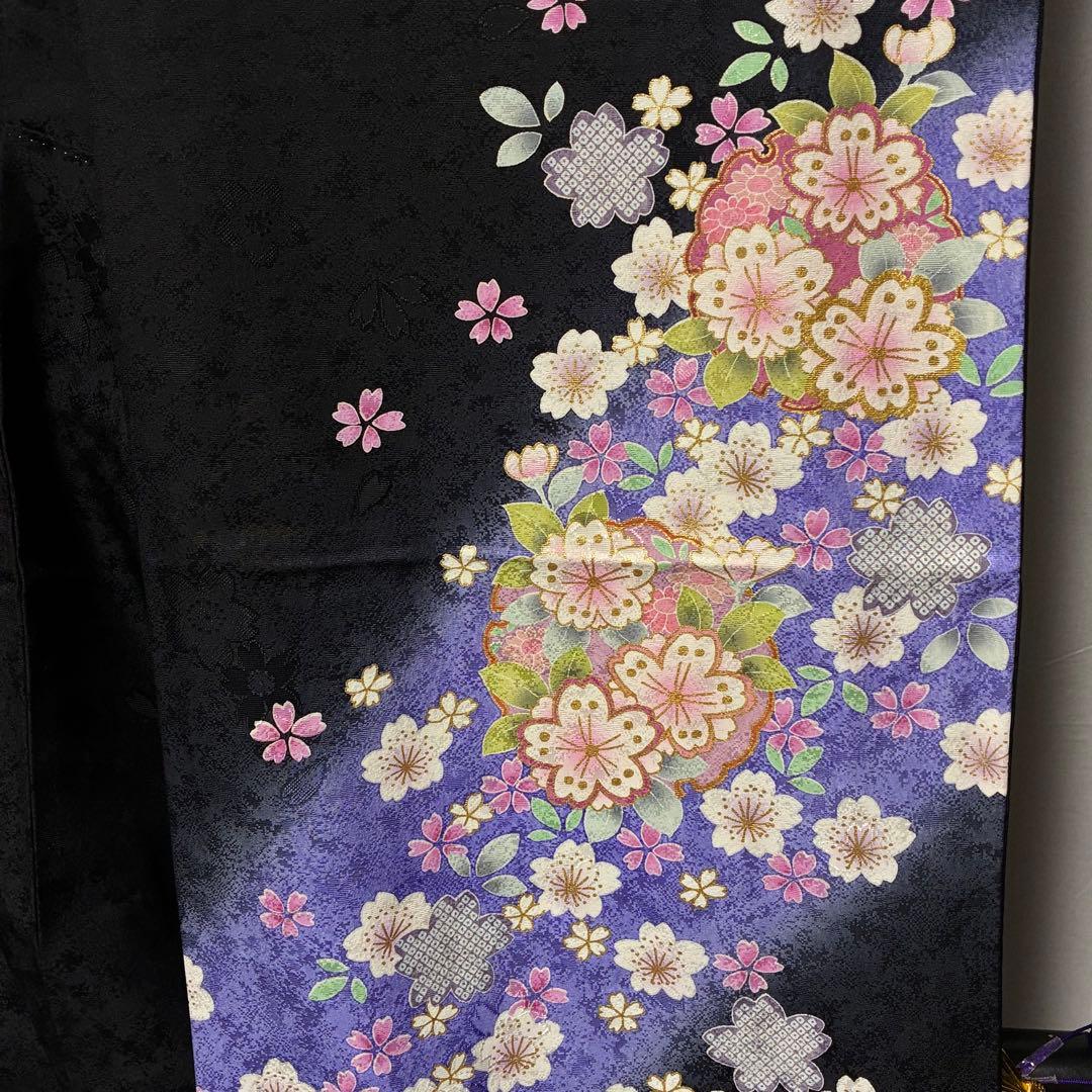 m-94＋　D136 振袖　桜　黒地　正絹　着物　袷　極美品