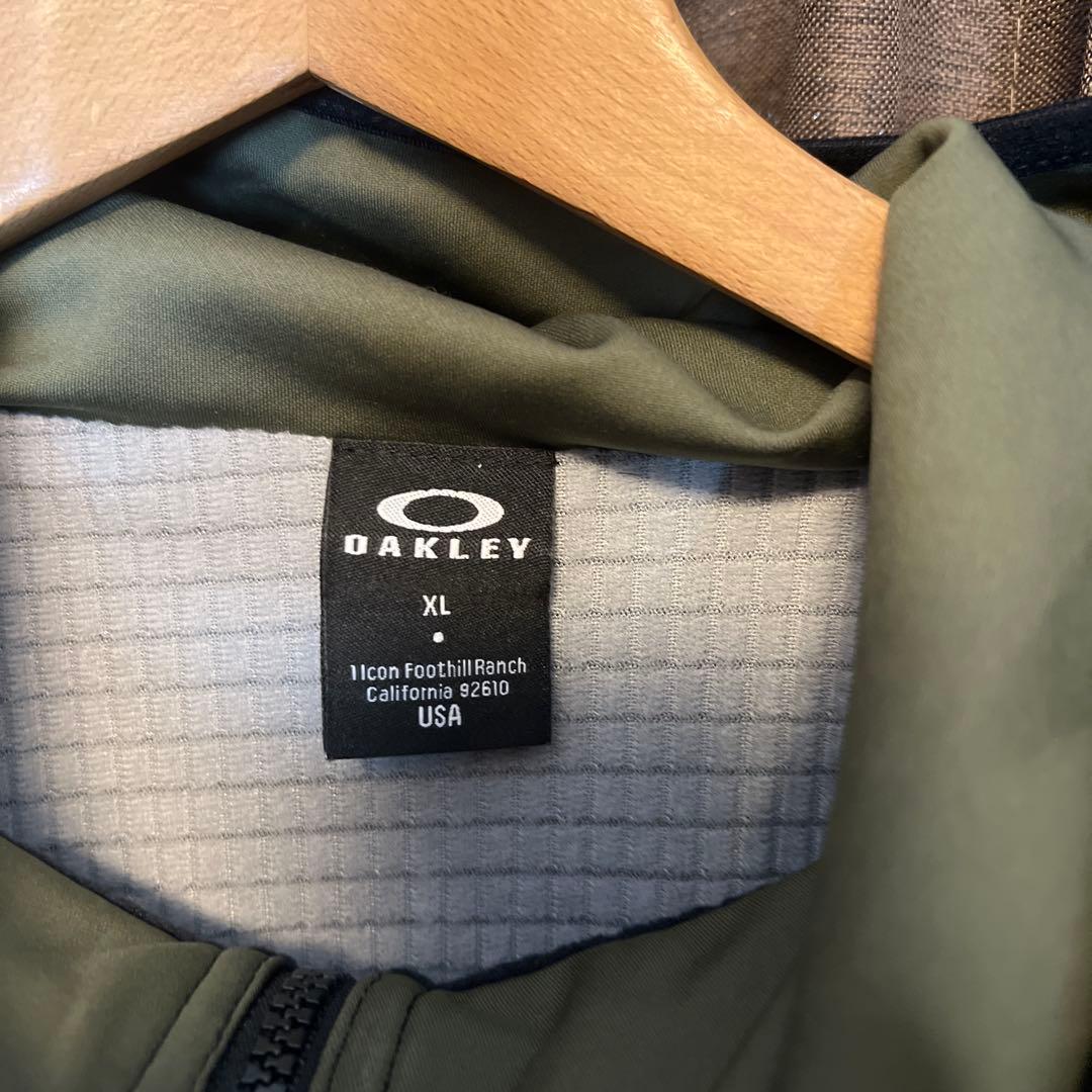 週末セール‼️オークリー　セットアップ　カーキ　保温素材
