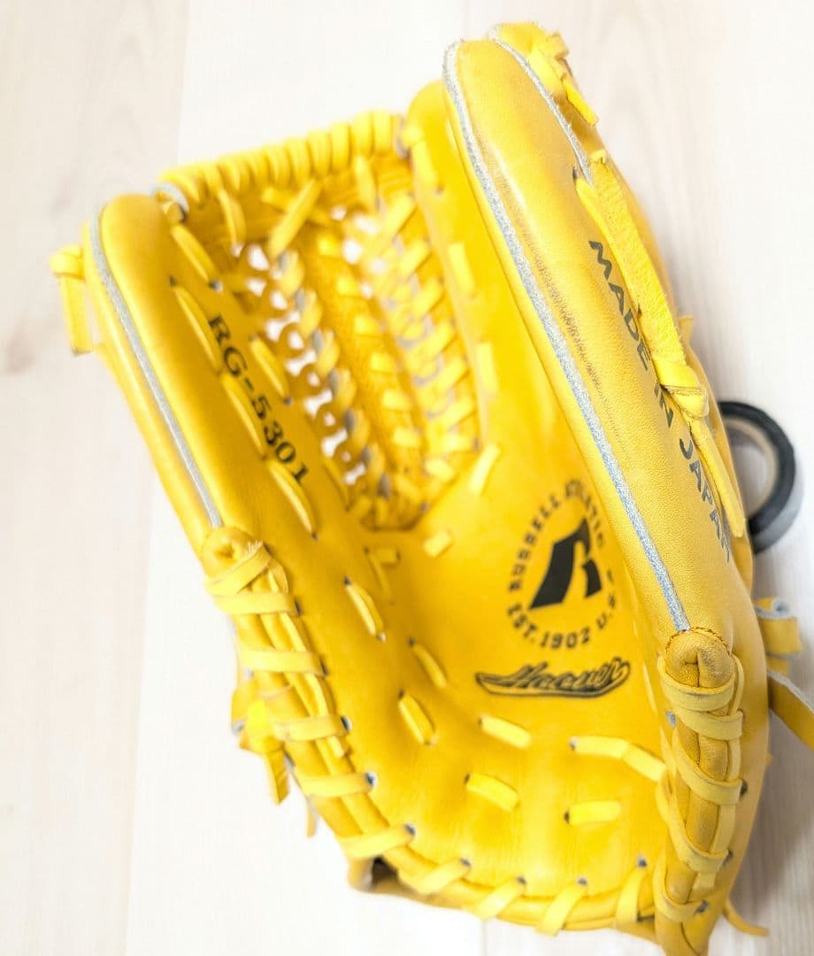 軟式一般用グローブ　イエロー