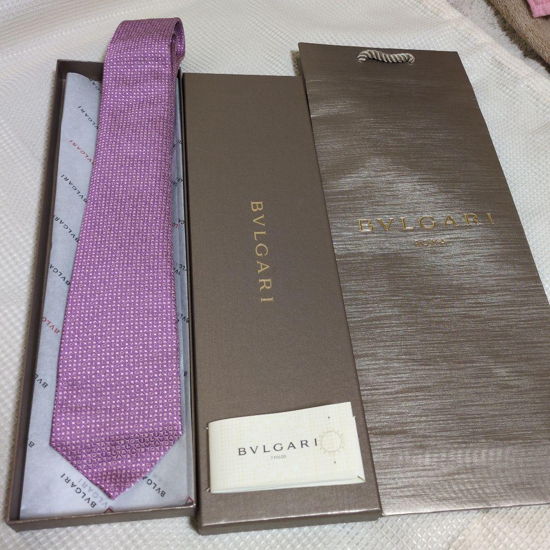 専用です。BVLGARI ロゴマニアピンク ネクタイ 約8cm幅