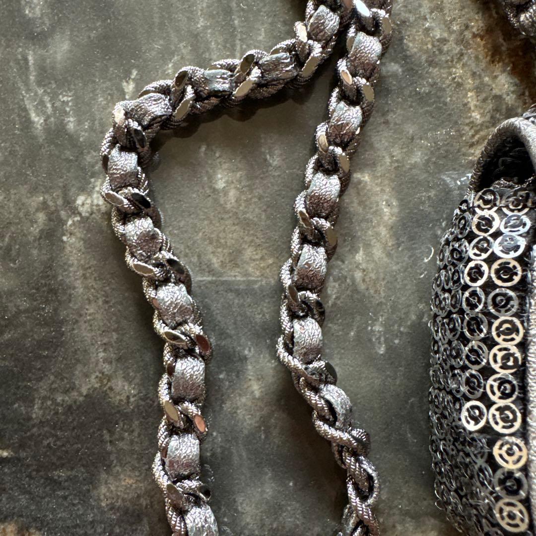 CHANEL シルバー スパンコール ショルダーバッグ　プレゼント