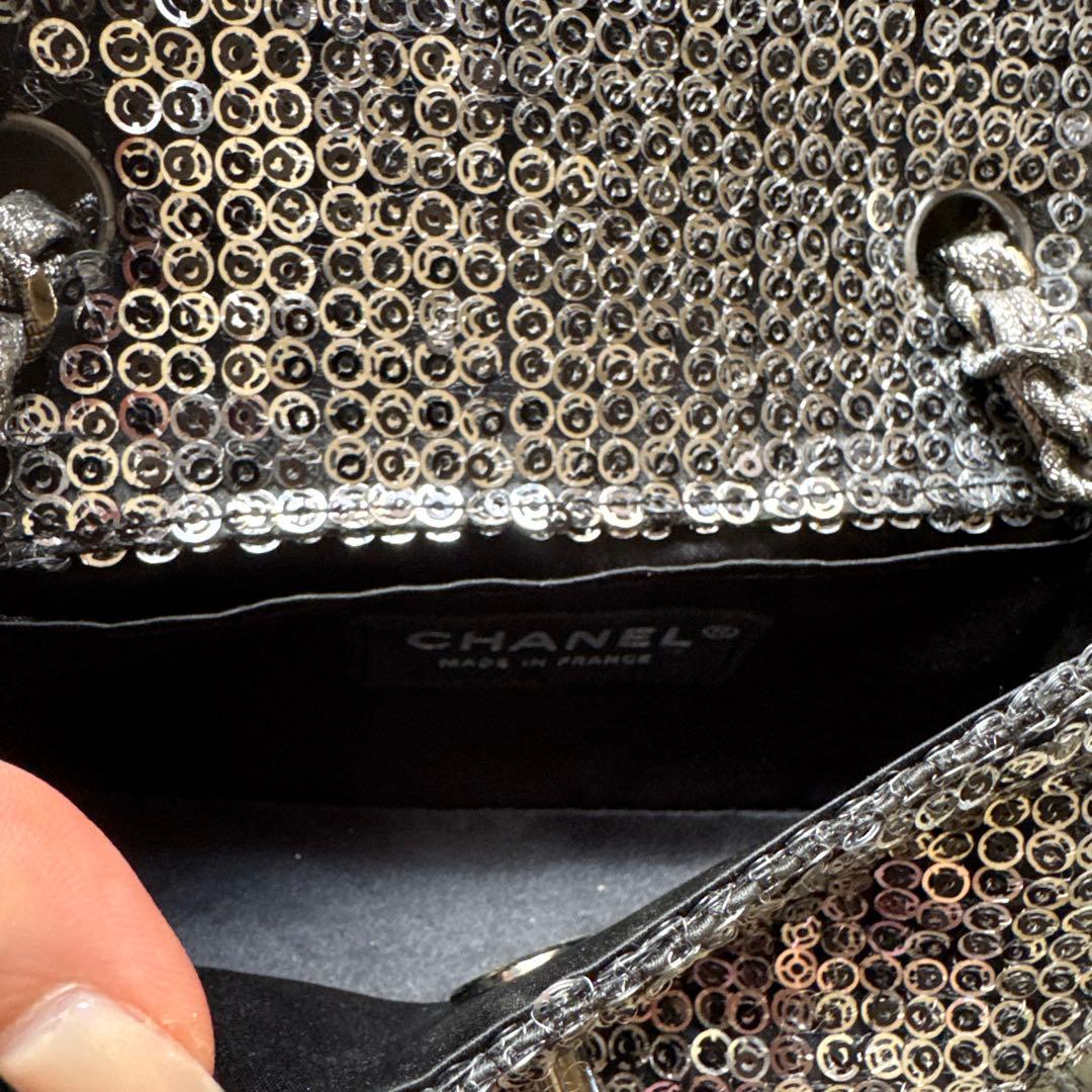 CHANEL シルバー スパンコール ショルダーバッグ　プレゼント