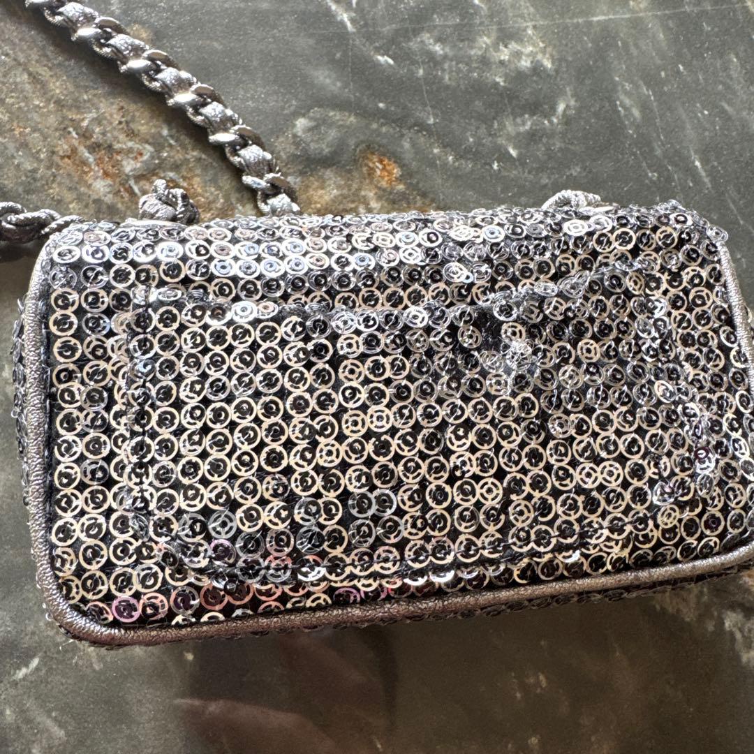 CHANEL シルバー スパンコール ショルダーバッグ　プレゼント