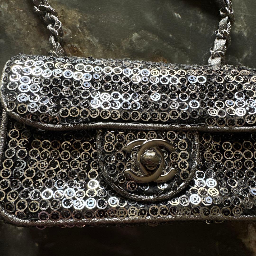 CHANEL シルバー スパンコール ショルダーバッグ　プレゼント