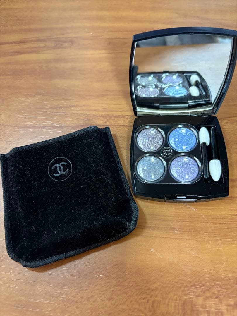 LES 4 OMBRES 397 ニュートアストラル アイシャドウパレット