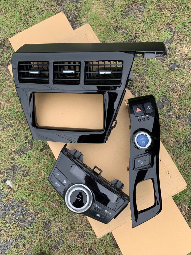 【a1a2a3a4a】プリウスα センターパネルセット 打ち替え