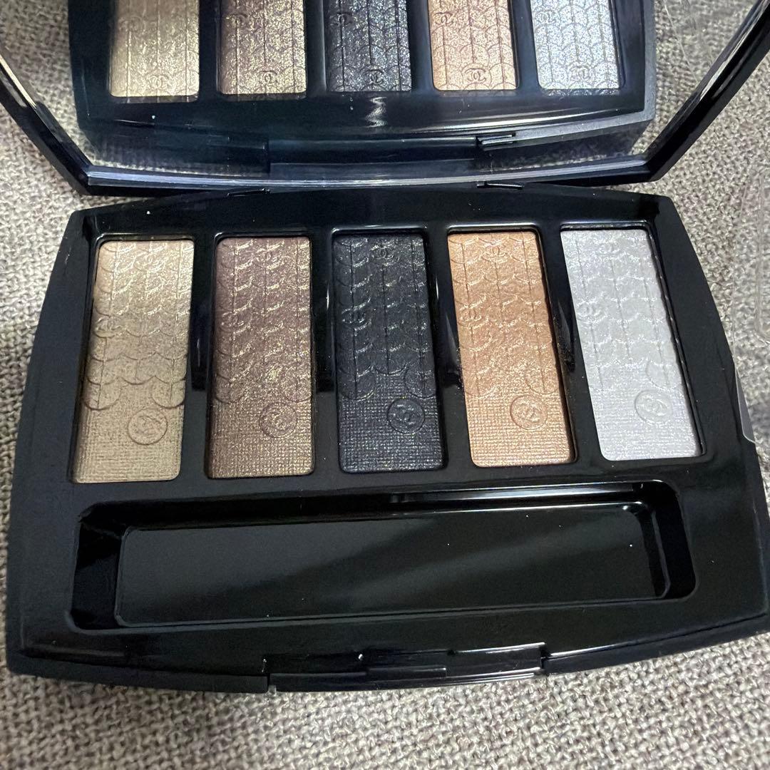 新品未使用♡ CHANEL シャネル ルミエール グラフィック アイシャドウ