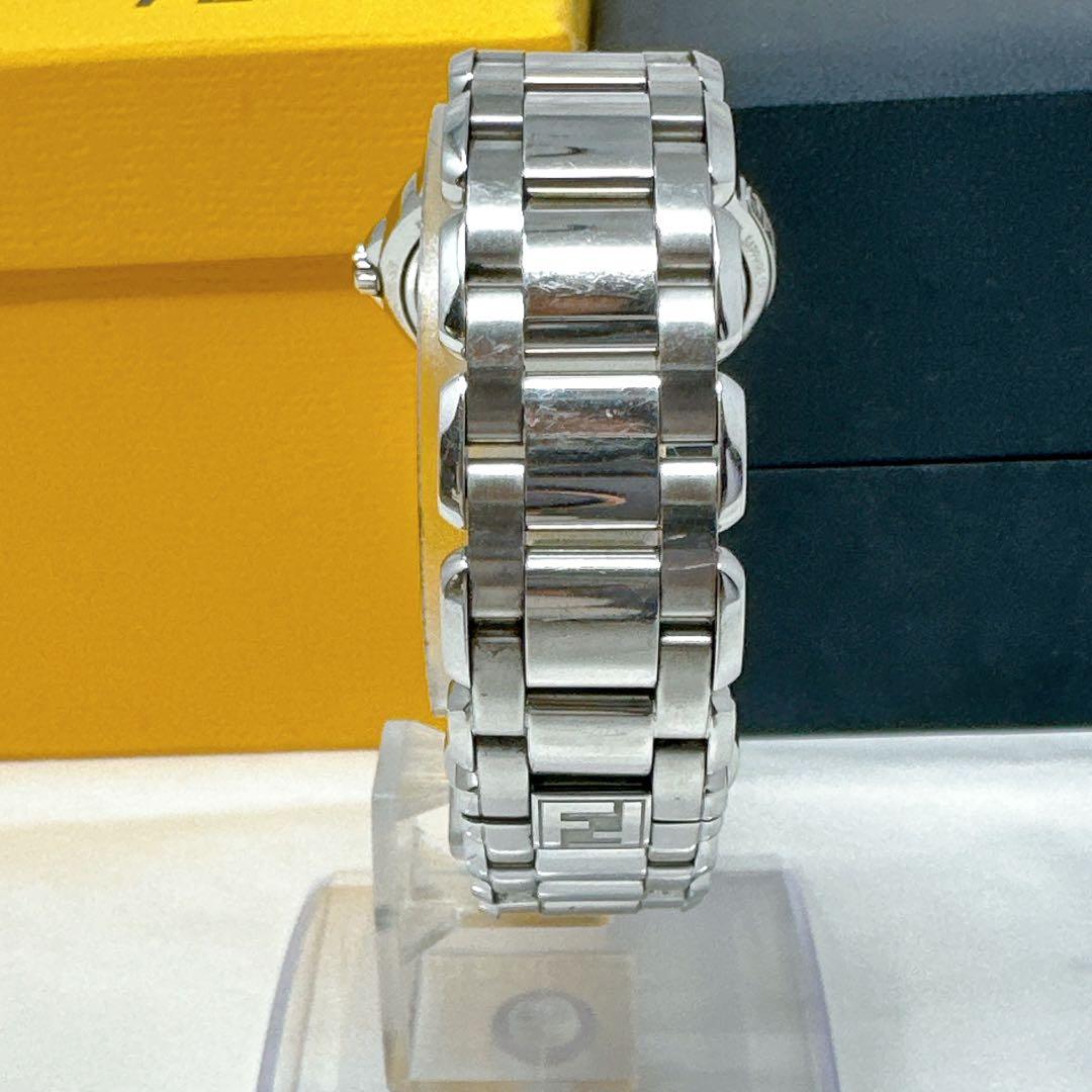 新品電池 FENDI 腕時計 ズッカ FF デイト ローマン 2200L 付属品