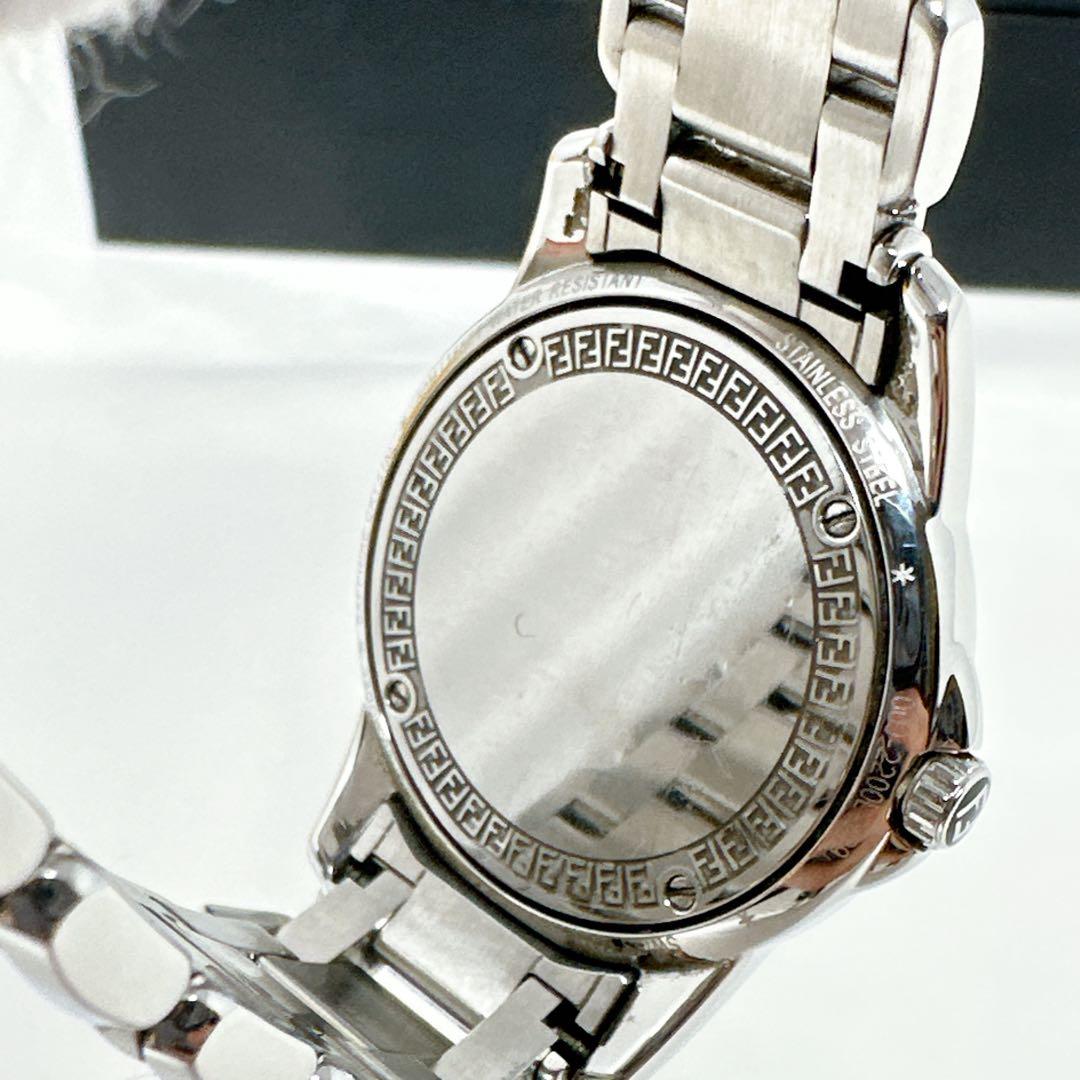 新品電池 FENDI 腕時計 ズッカ FF デイト ローマン 2200L 付属品