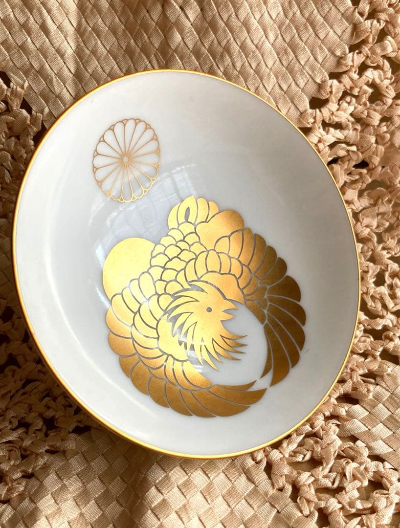 ★皇室関係者限定★天皇家 菊花紋章入り 陶器製小皿（高杯）立太子の礼