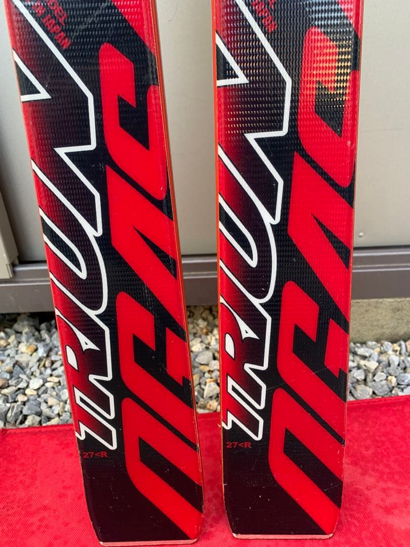 オガサカ　トライアンGS R27