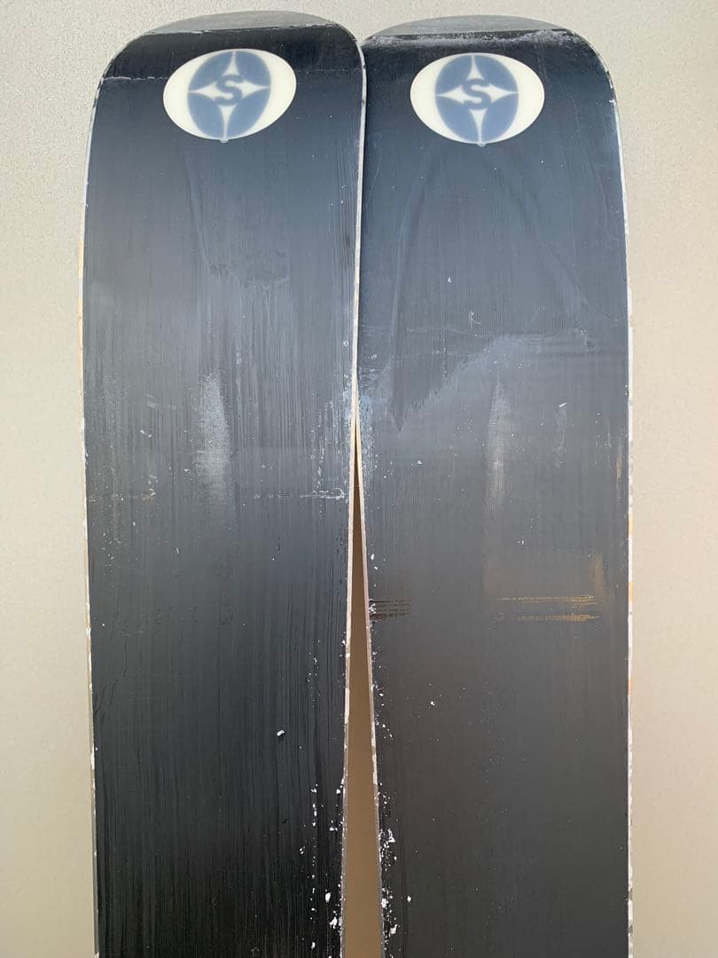 オガサカ　トライアンGS R27