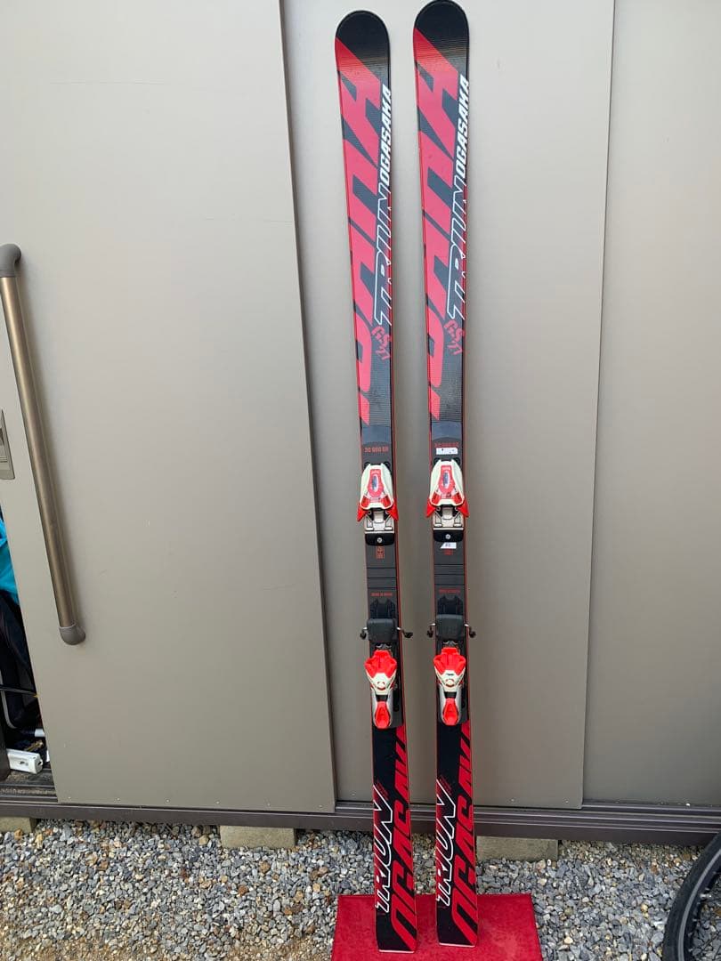 オガサカ　トライアンGS R27