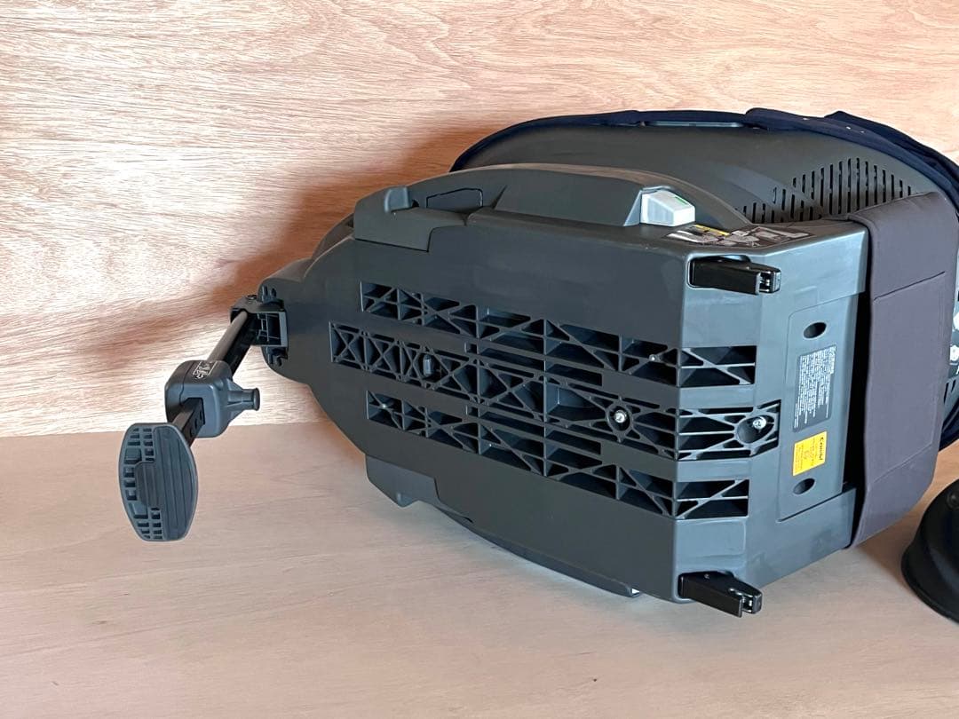 送料込！コンビ THE S ISOFIX エッグショックZD Combi 新生児