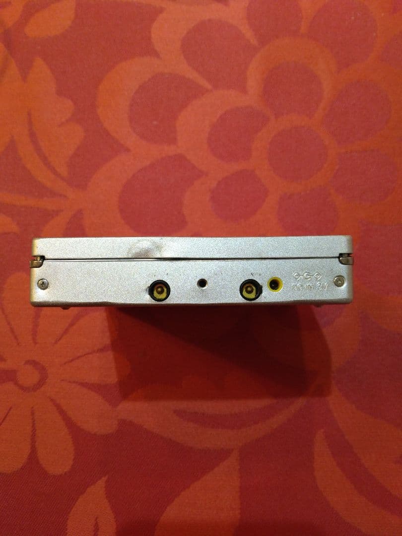 ◆◇ソニー SONY MDウォークマンMZ-R909 録音・再生 動作品◆◇