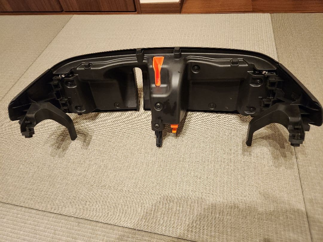 ★未使用★送料無料 日産純正 ZE1 リーフ 充電ポートカバー 収納袋付き