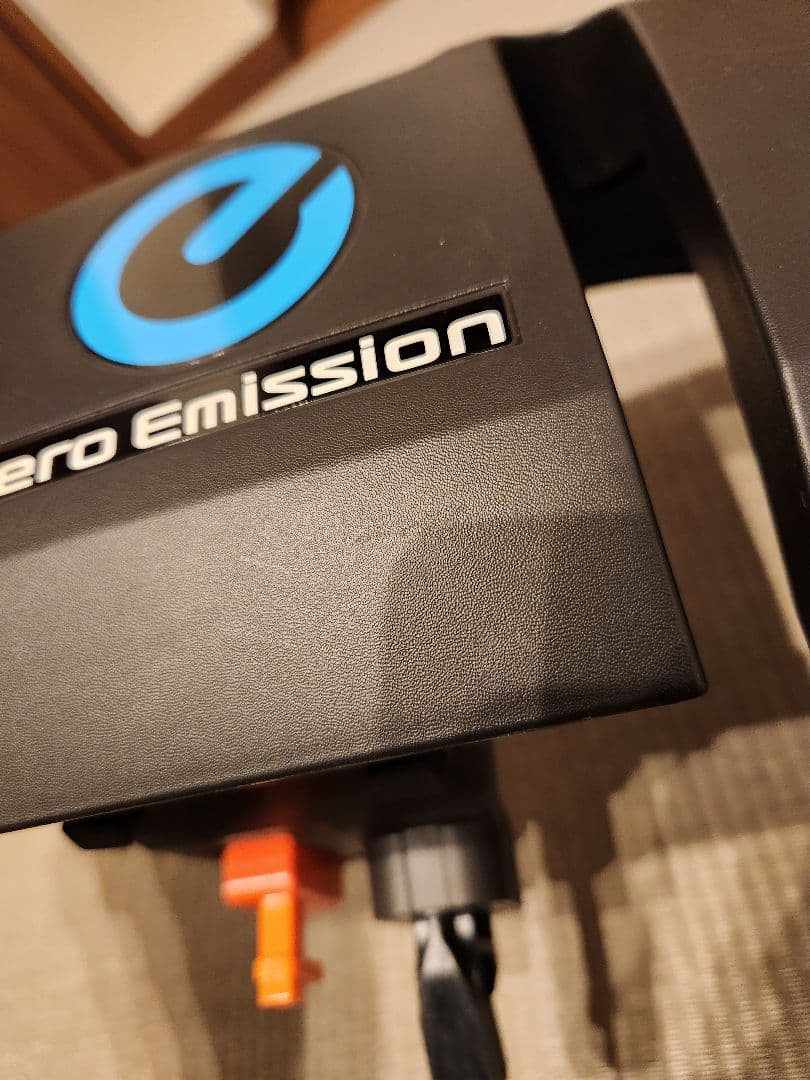 ★未使用★送料無料 日産純正 ZE1 リーフ 充電ポートカバー 収納袋付き