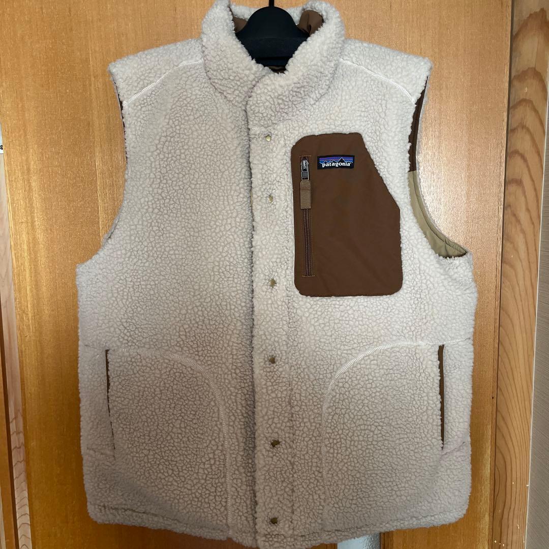 パタゴニアリバーシブルダウンベスト