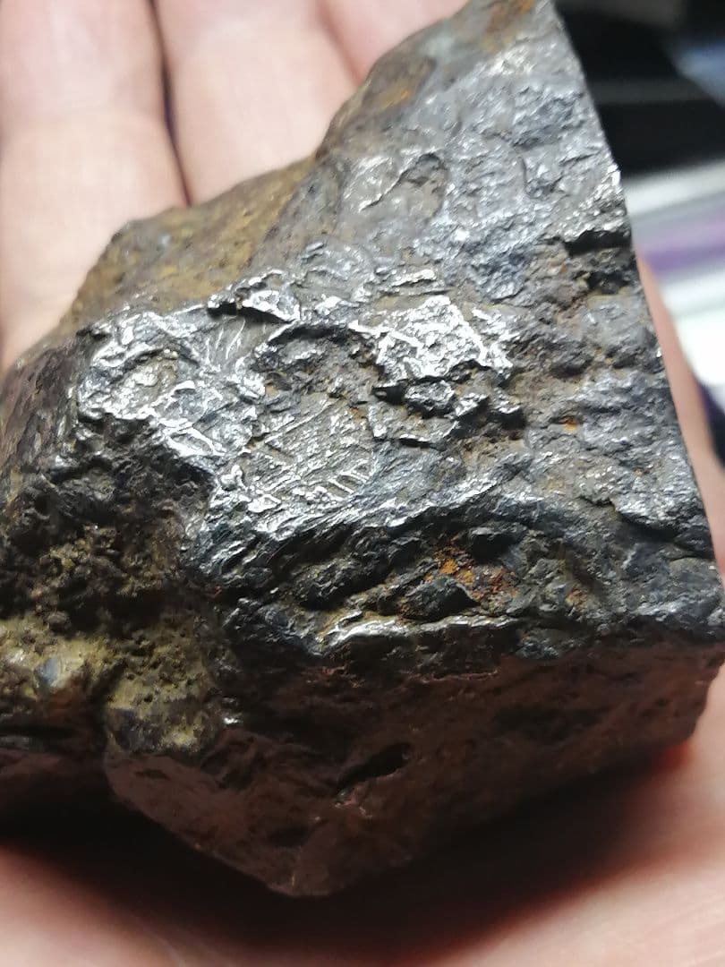 ★【Shoukai】『アルタイ隕石』鉄隕石　本物原石 818g　 隕石内部