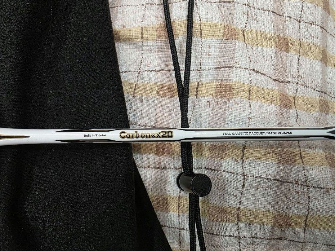YONEXバドミントンラケット 「カーボネックス20（CARBONEX 20）」