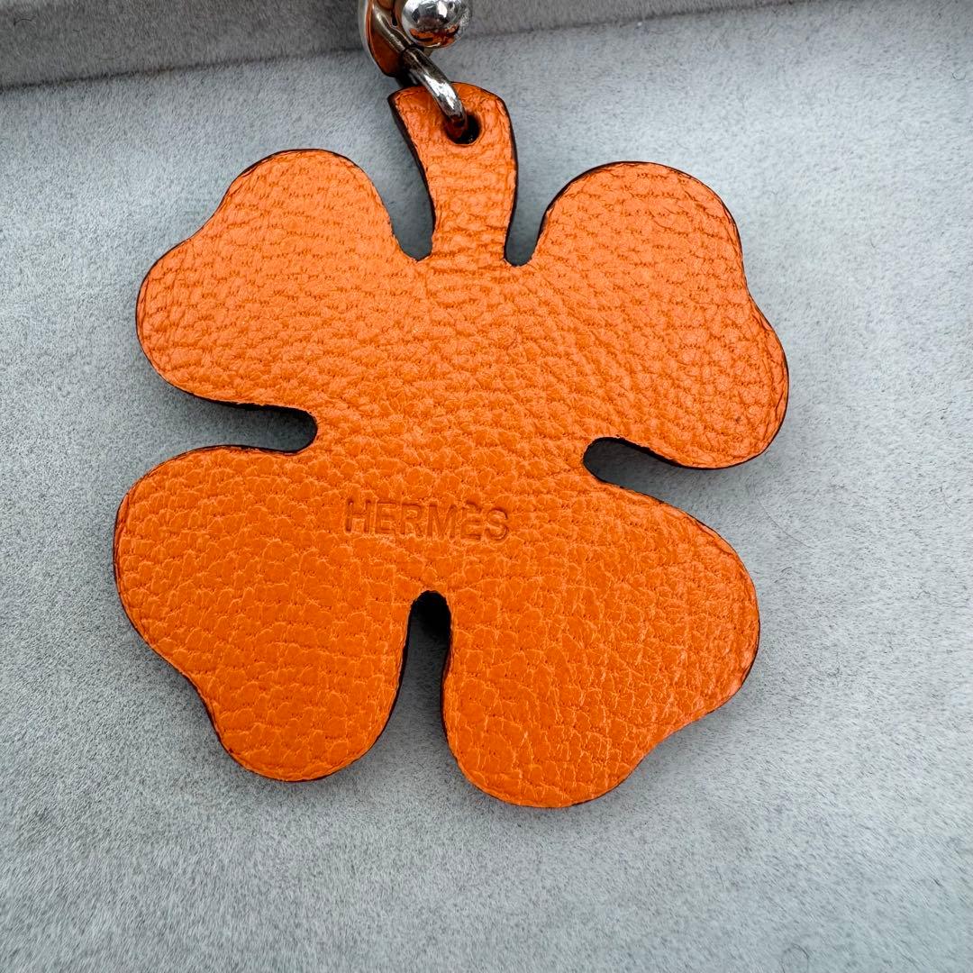 【人気】HERMES クローバー　バッグチャーム　レザー　SV925 四つ葉