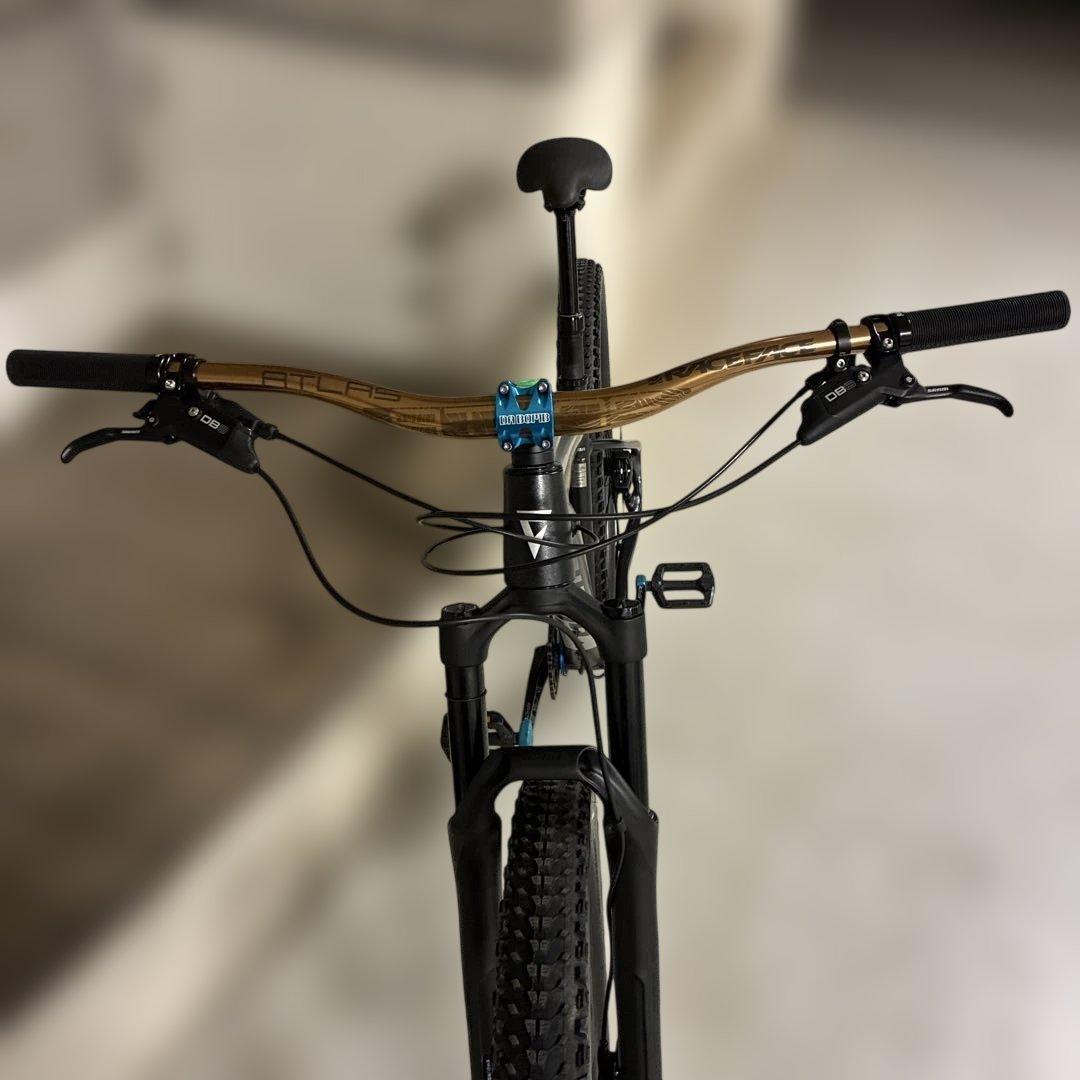 Giant Fathom2 2024年モデル サテンブラックダイヤモンド