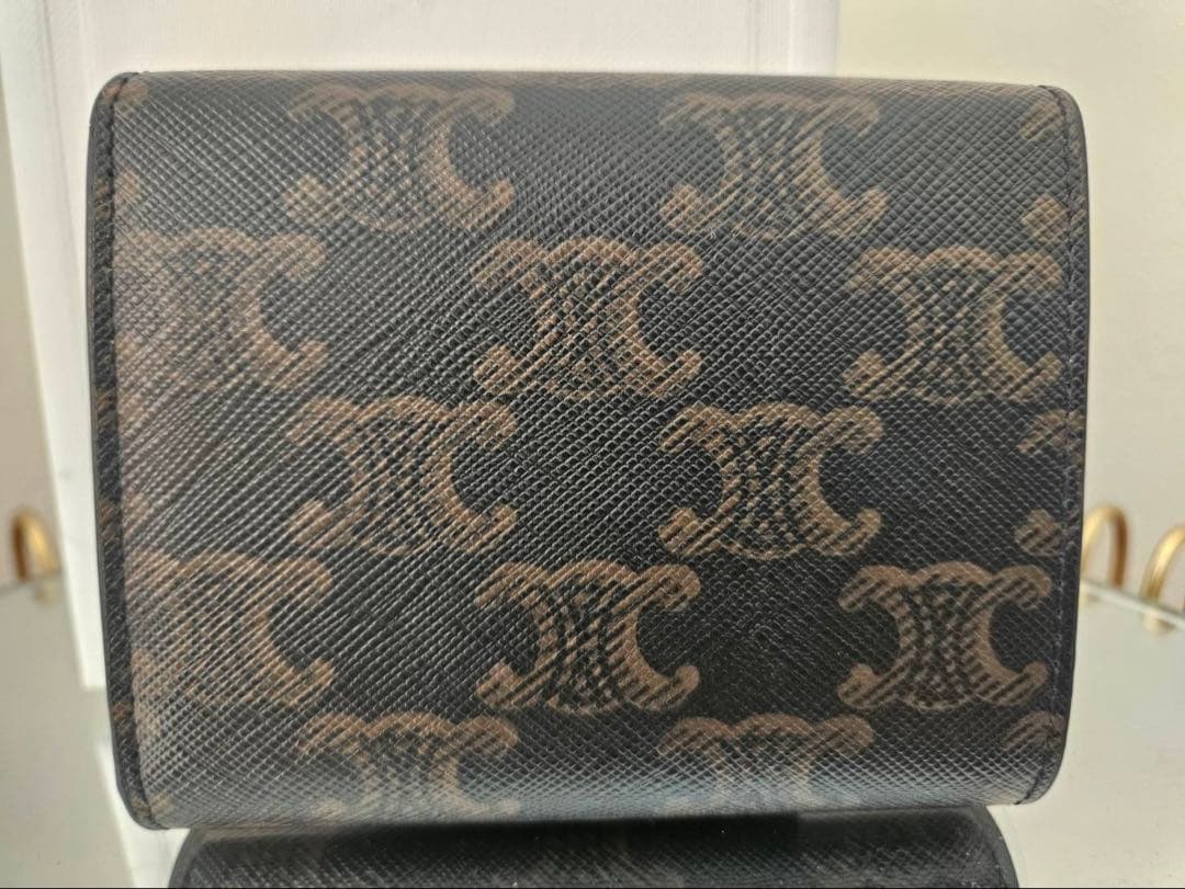 【極美品】CELINE三つ折り スモールフラップウォレットトリオンフゴールド金具