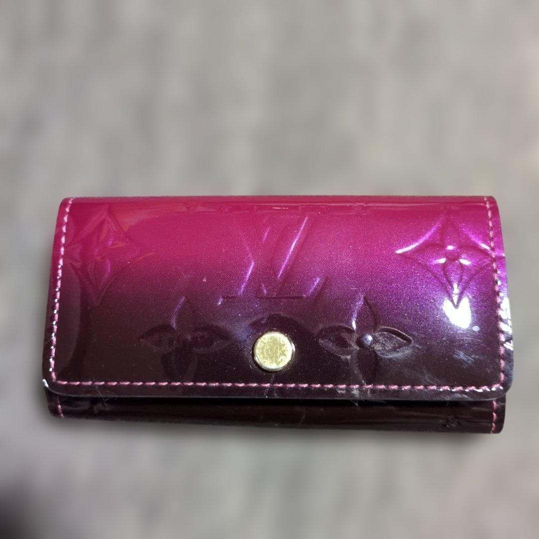 グラデーションピンク エンボスキーケース